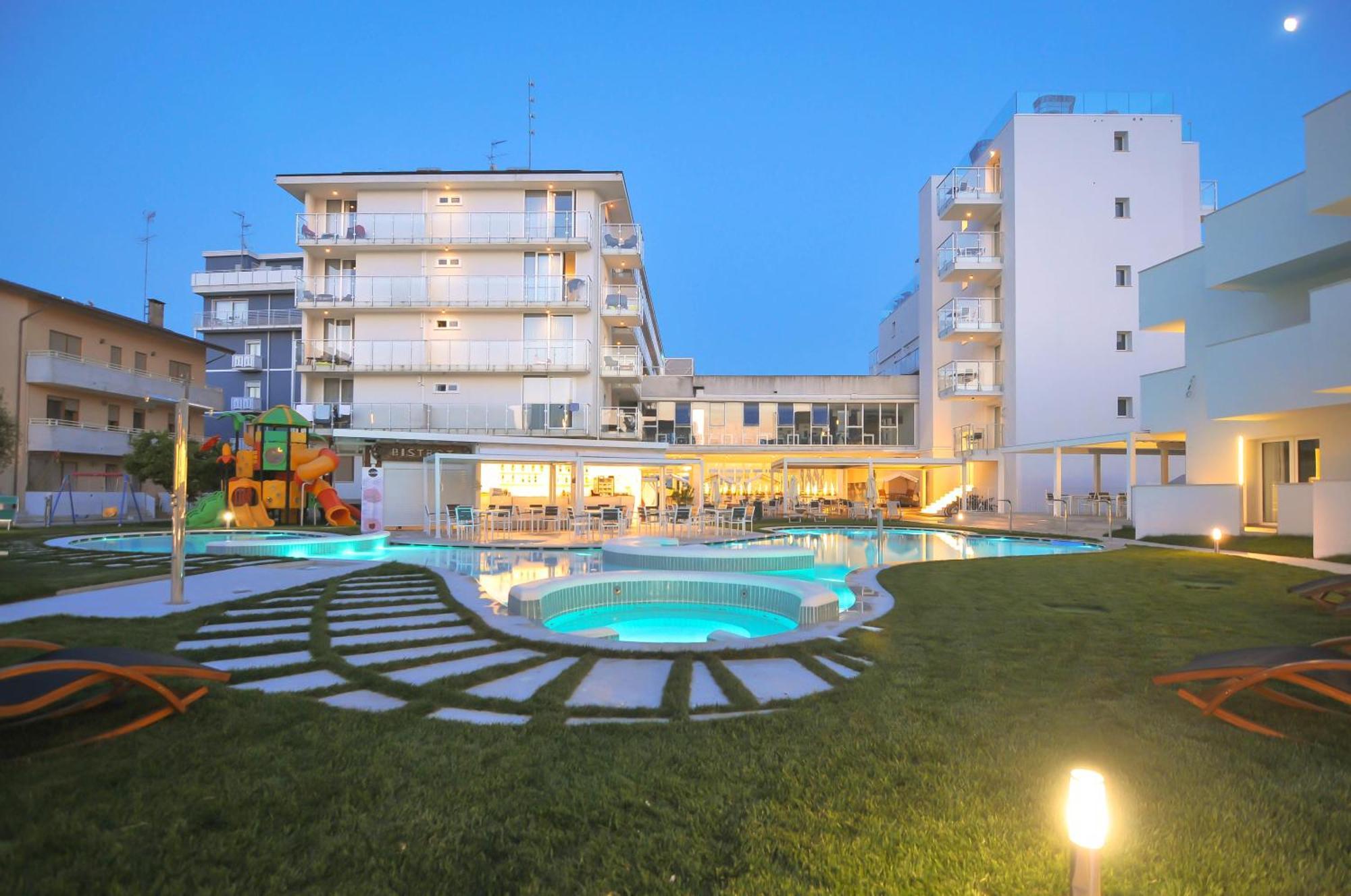 Marina Palace Hotel 4 Stelle S كاوْرلي المظهر الخارجي الصورة
