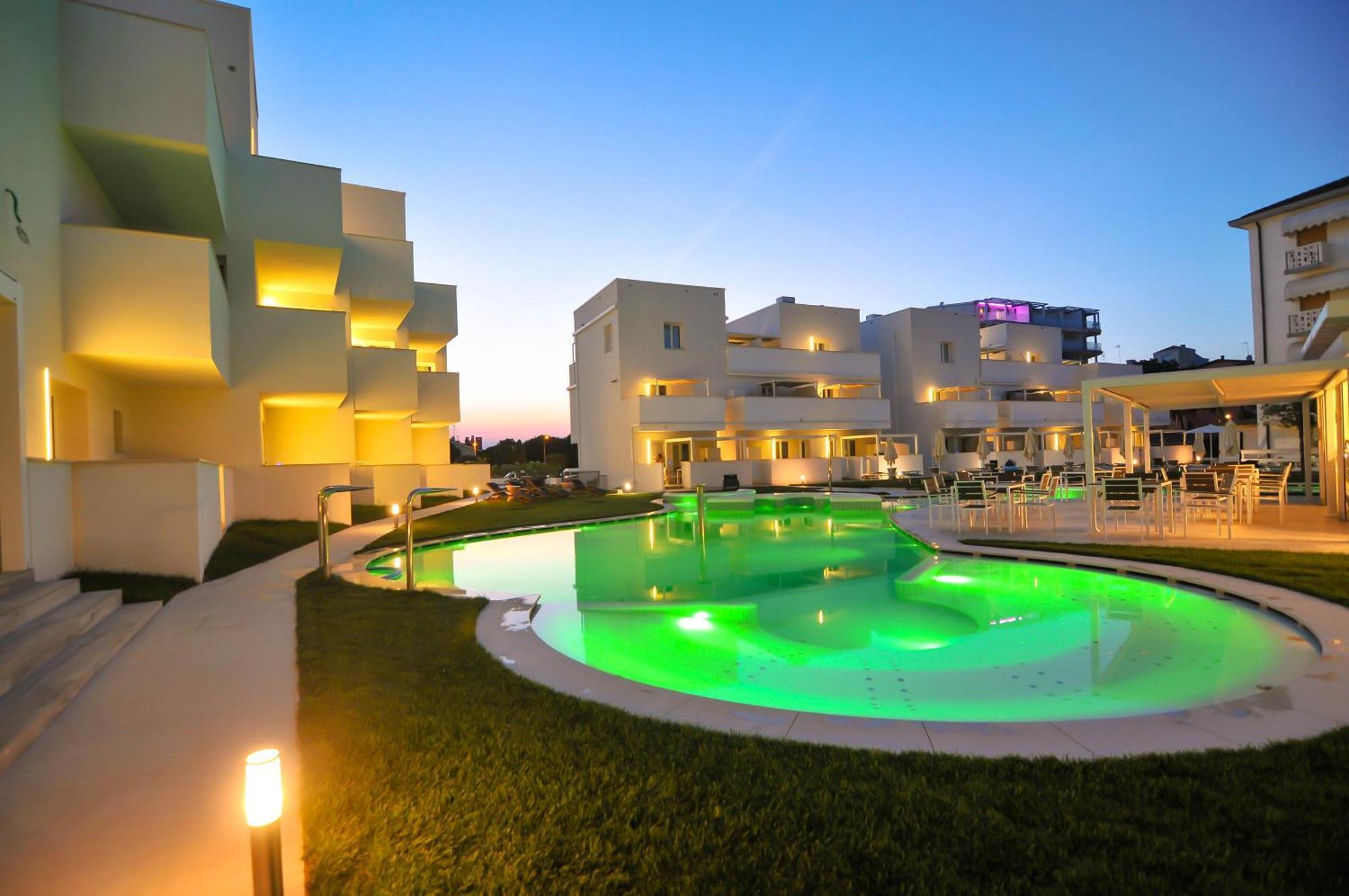 Marina Palace Hotel 4 Stelle S كاوْرلي المظهر الخارجي الصورة