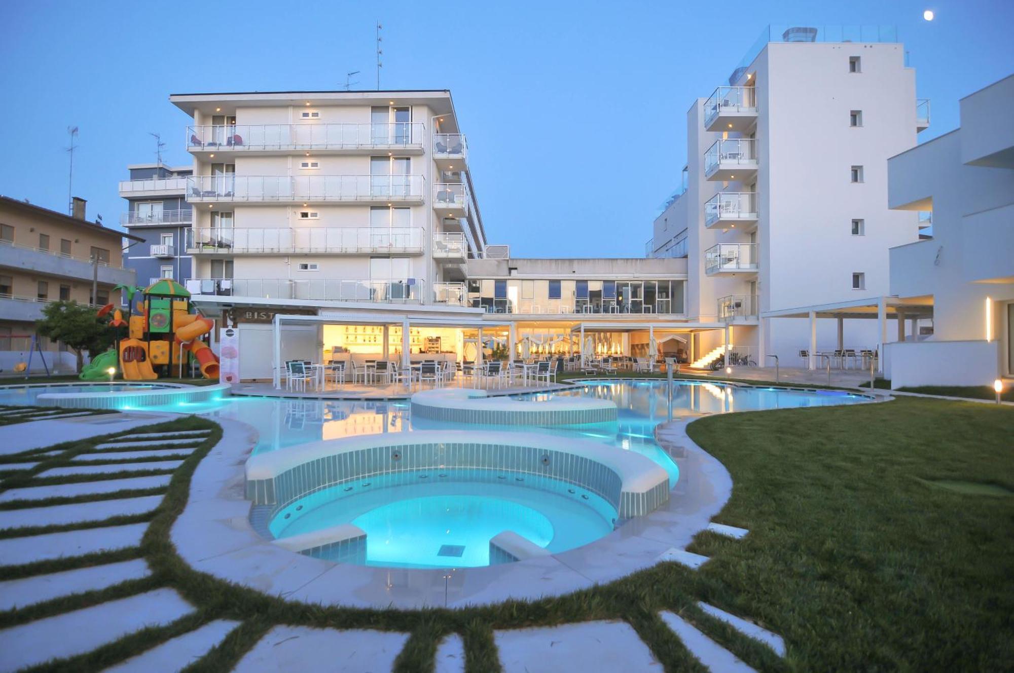 Marina Palace Hotel 4 Stelle S كاوْرلي المظهر الخارجي الصورة