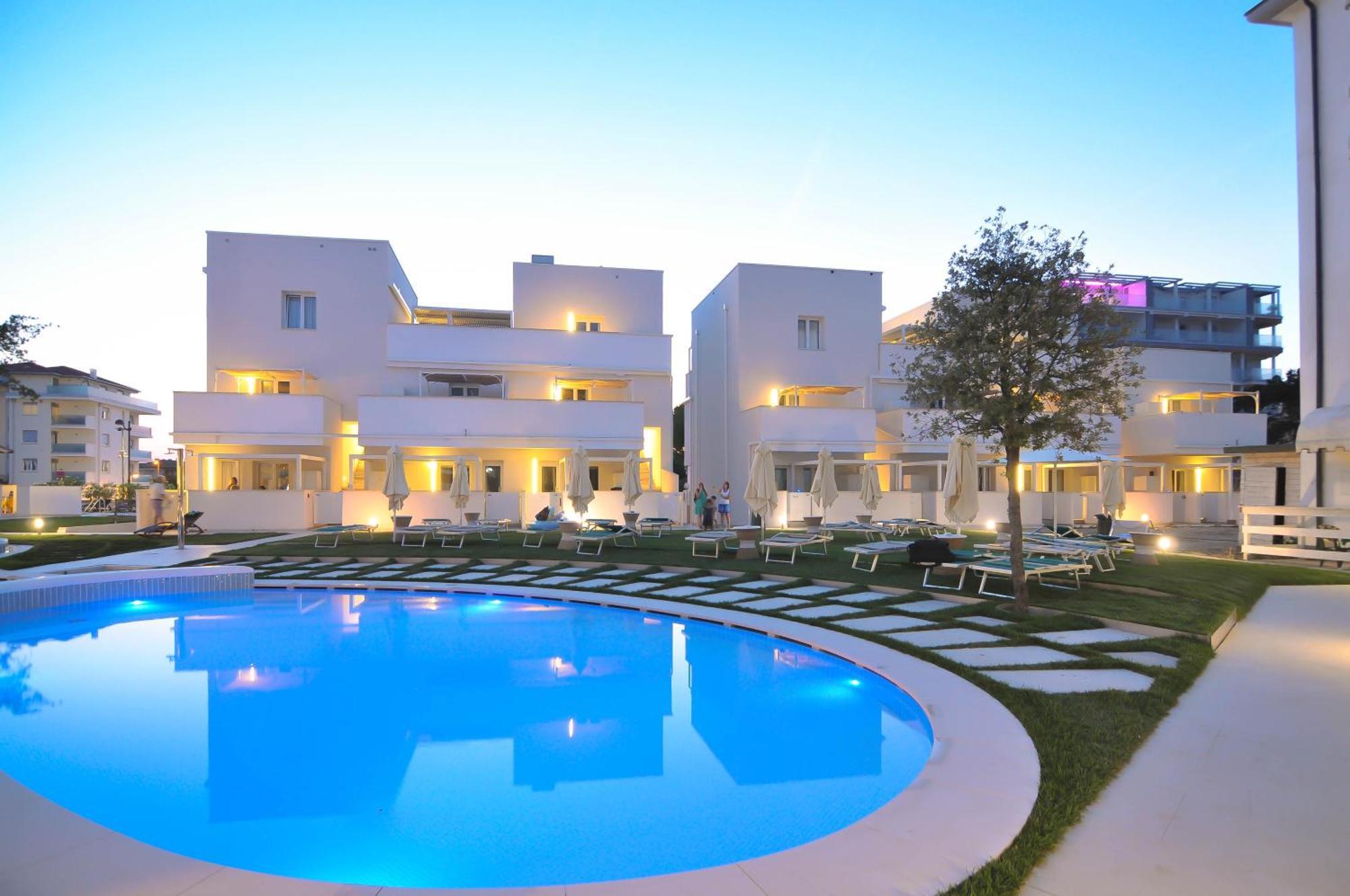 Marina Palace Hotel 4 Stelle S كاوْرلي المظهر الخارجي الصورة