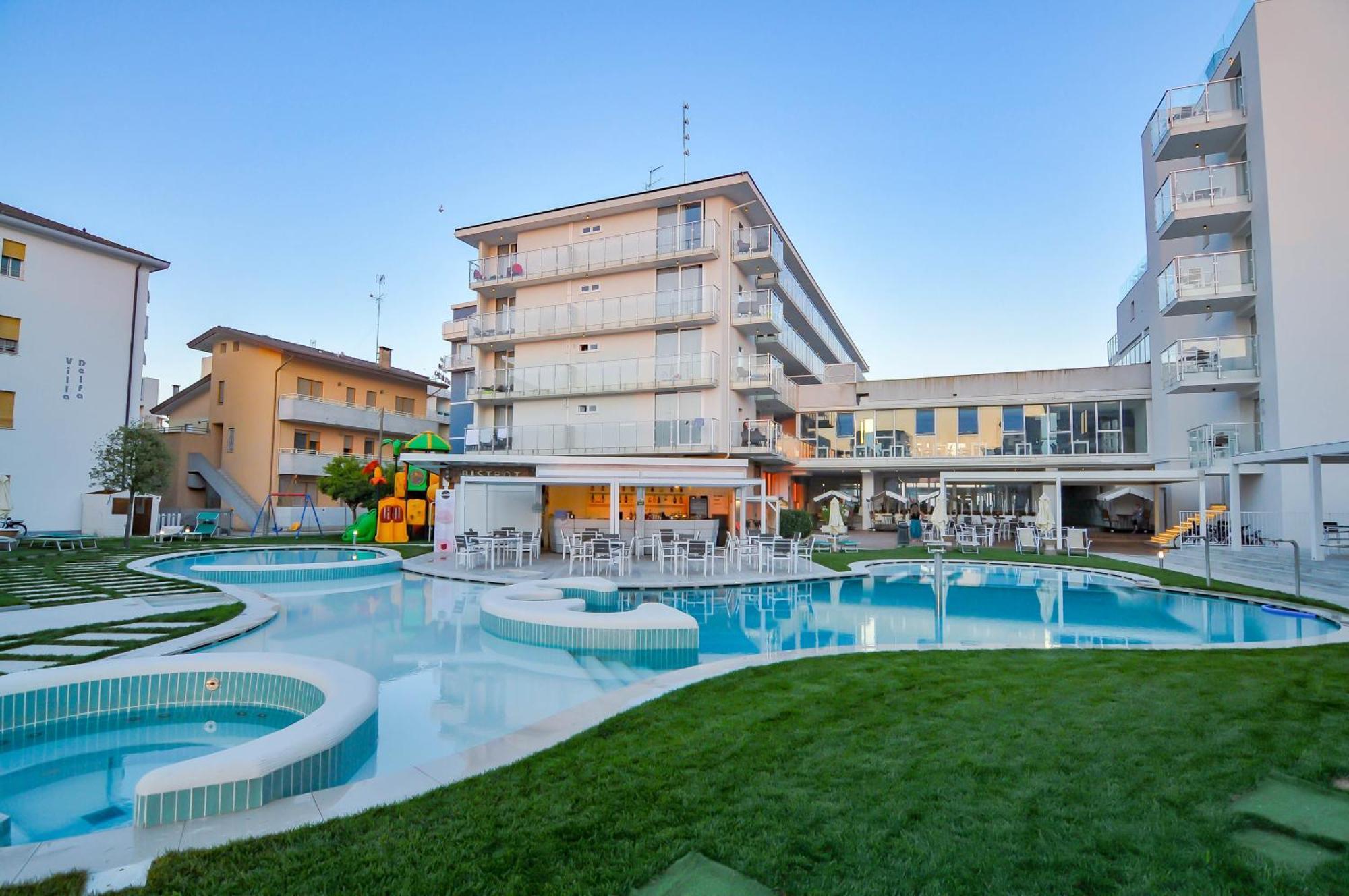 Marina Palace Hotel 4 Stelle S كاوْرلي المظهر الخارجي الصورة