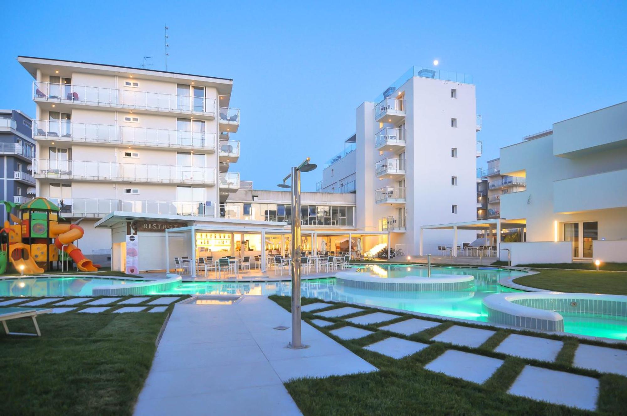 Marina Palace Hotel 4 Stelle S كاوْرلي المظهر الخارجي الصورة
