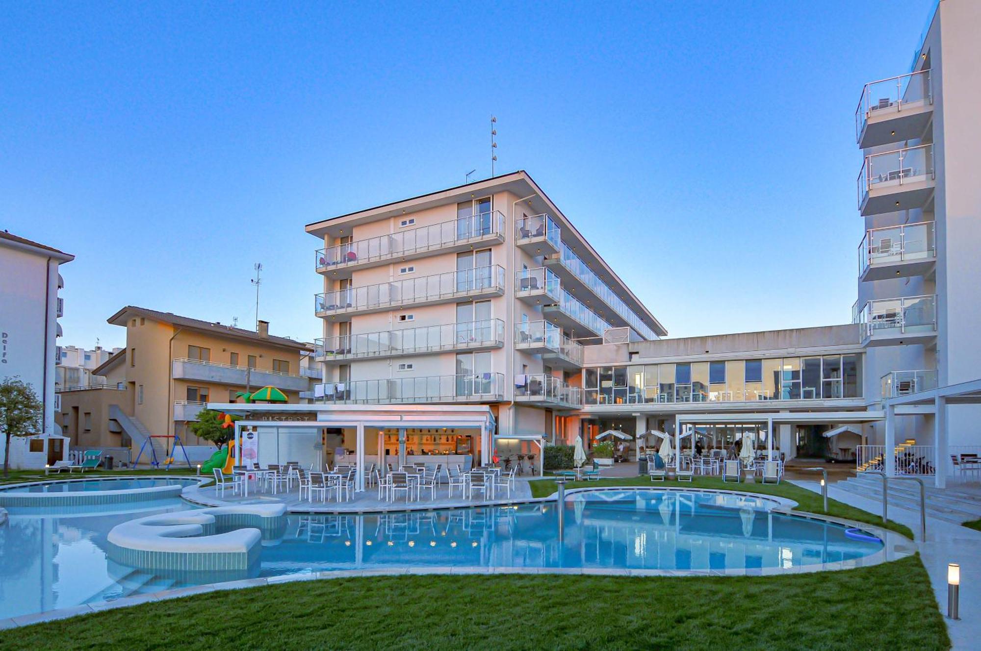 Marina Palace Hotel 4 Stelle S كاوْرلي المظهر الخارجي الصورة