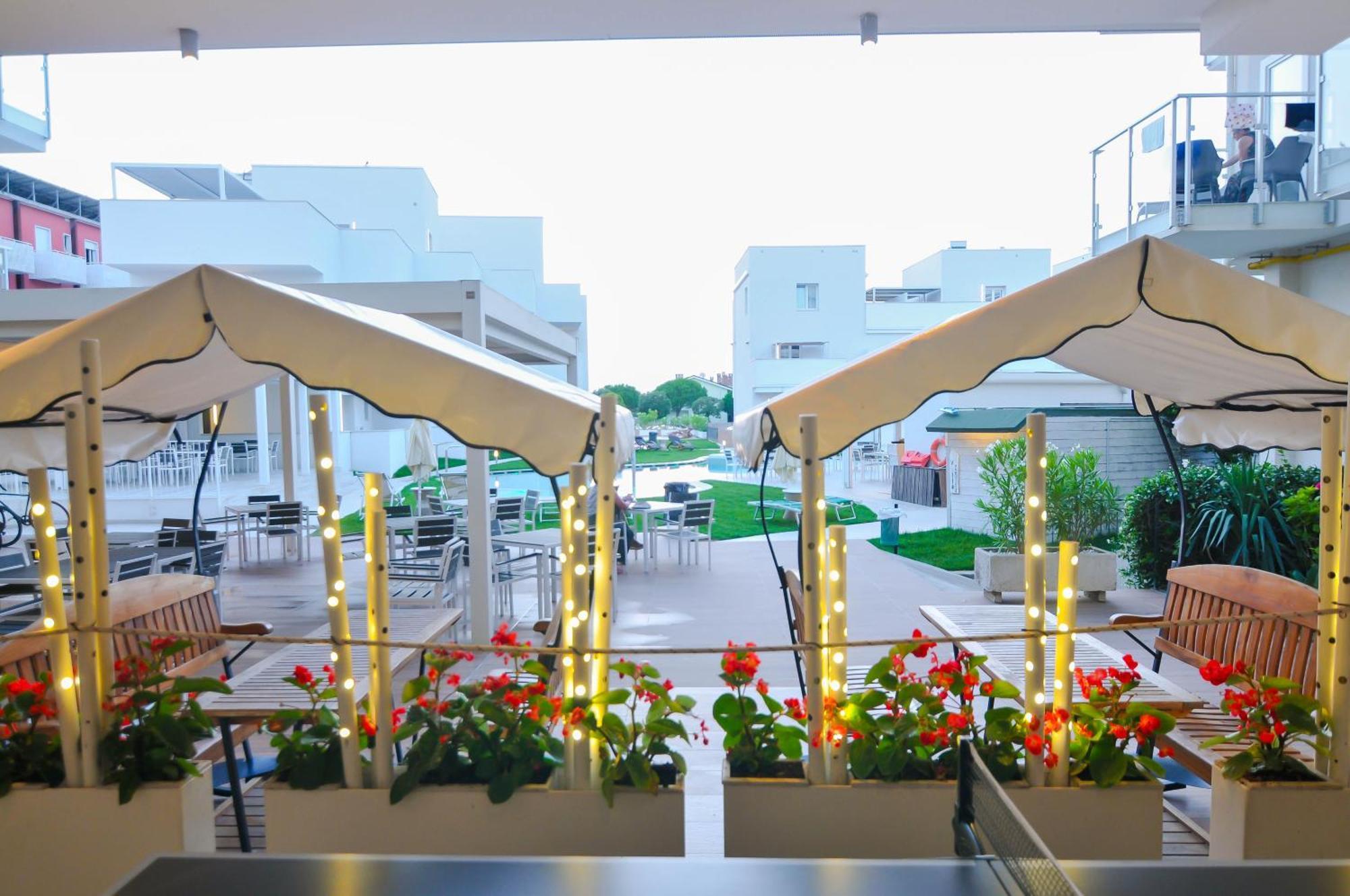 Marina Palace Hotel 4 Stelle S كاوْرلي المظهر الخارجي الصورة