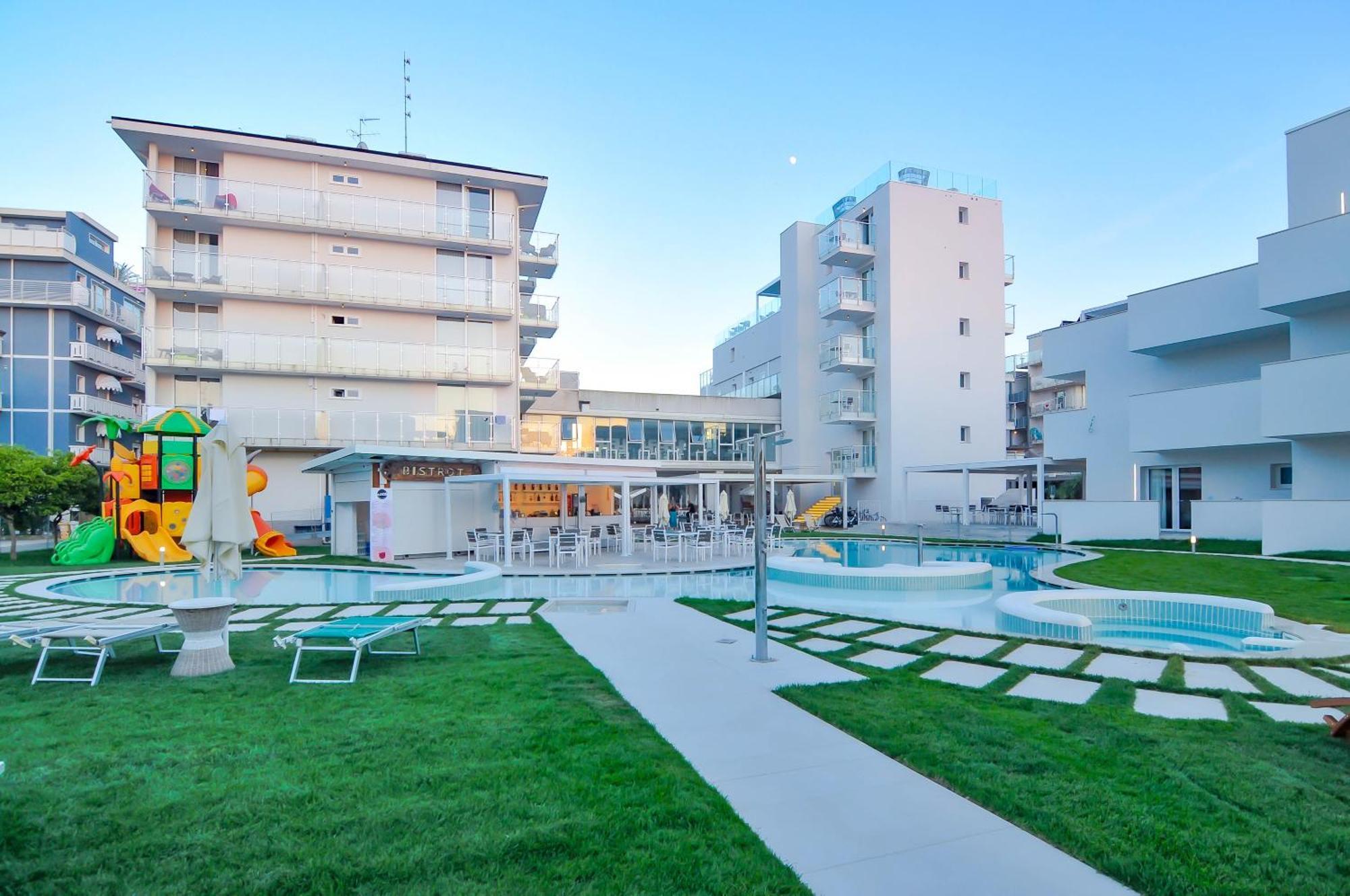 Marina Palace Hotel 4 Stelle S كاوْرلي المظهر الخارجي الصورة